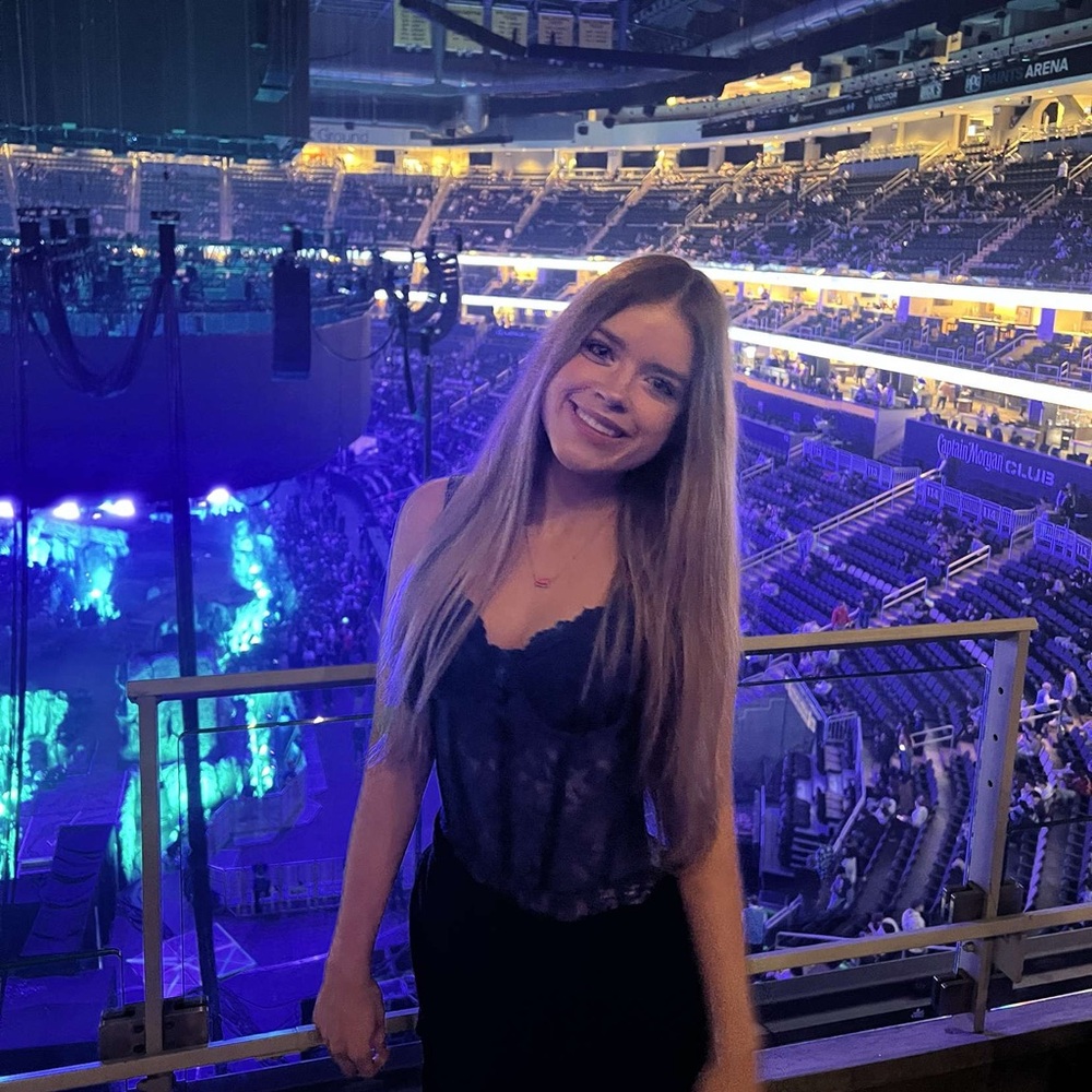 Meet your Posher, Ella